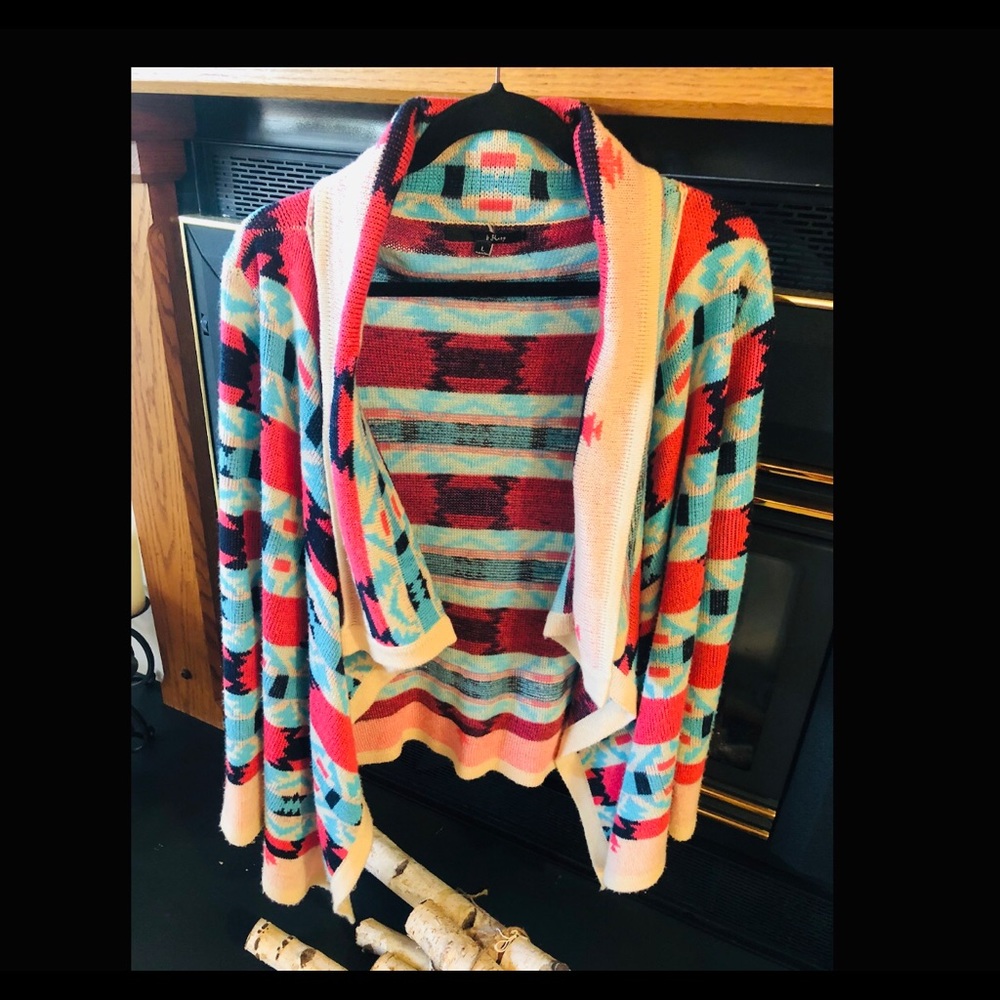 Women’s so warm and light - B Sharp Aztec Print Cardigan Size Large